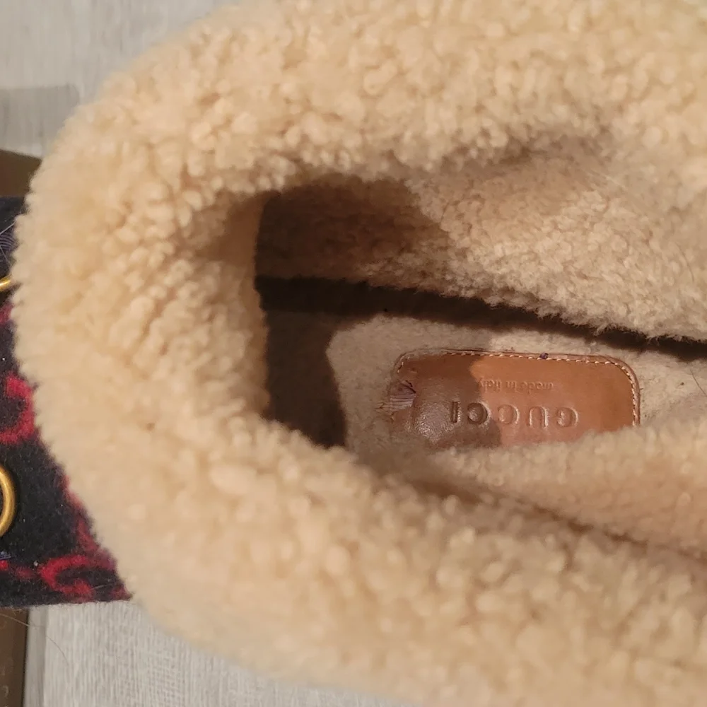 Gucci Women's Black and Red Shoes - Picture 4 of 6